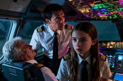 Over the jagged Rockies, a co-pilot’s desperate voice posed an impossible question. In the terrifying silence that followed, the fate of 312 souls rested entirely on the one passenger no one had even bothered to see.